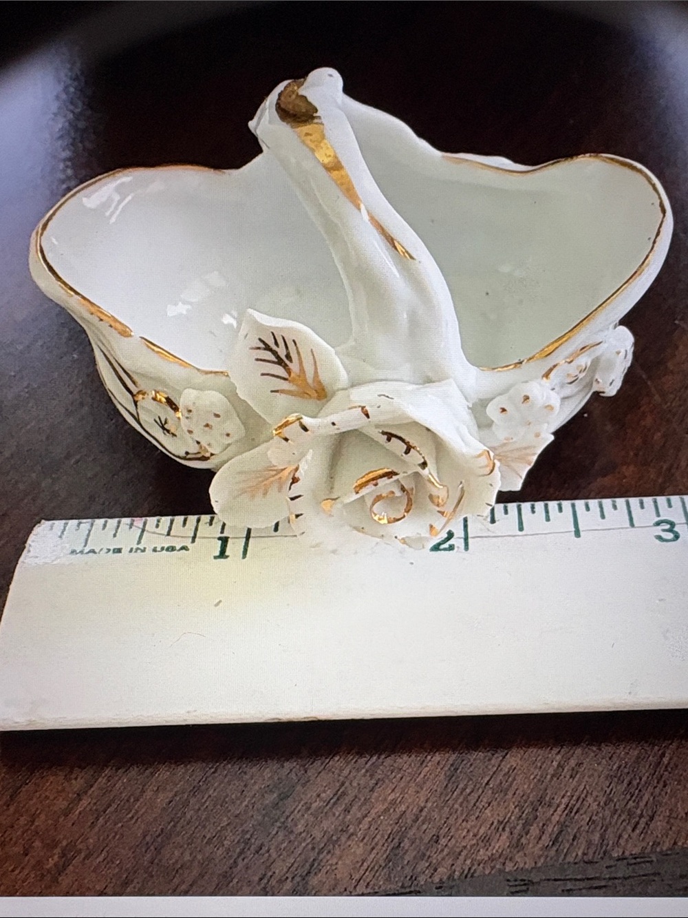 🌹New Listing🌹Japna White and Gold Porcelain Floral Basket